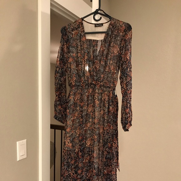 Long flowing dress - Picture 1 of 2